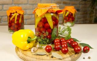 Вкусни, за пръстите си рецепти за мариновани чери домати за зимата със или без стерилизация